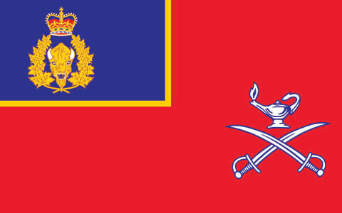 Les sabres représentent la tradition cavalière de notre organisation et les compétences nécessaires pour être un(e) officier(-ère)&nbsp;: exercices d'entraînement, vitesse, agilité, force, armement, autodéfense. La lampe du savoir au-dessus des sabres symbolise les connaissances et la sagesse.