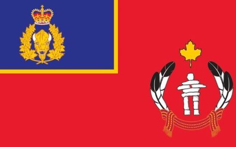 Le plus récent drapeau est celui des Services de police autochtones. Son dévoilement remonte à 2012. Il comprend des symboles pour chacune des cultures autochtones que nous servons&nbsp;: les plumes d'aigle des Premières Nations; l'inukshuk des Inuits; la ceinture fléchée des Métis. La feuille d'érable symbolise notre mandat national.