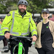 Agent de la GRC sur une trottinette électrique