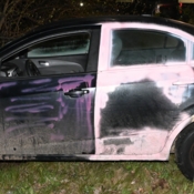 Les policiers recherchent des enregistrements vidéo provenant des comtés d’Antigonish et/ou de Guysborough, entre la soirée du 31 mai et le début du mois de juin, montrant une Chevrolet Sonic noire de 2014 recouverte de peinture en aérosol rose ou une Hyundai Accent couleur argent de 2010 avec une plaque d’immatriculation provisoire